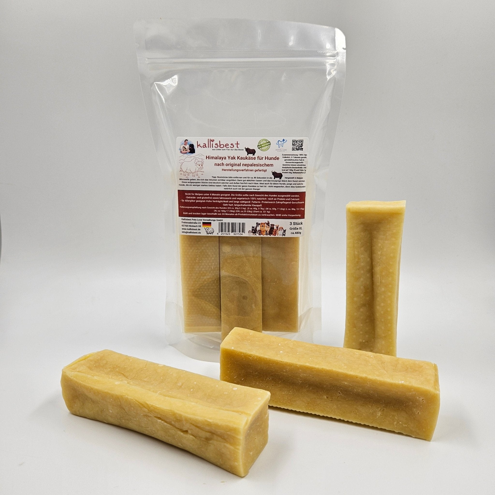 Himalaya Yak Kaukäse für Hunde von Kallisbest, 3 Stück in verschiedenen Größen von XS bis GIANT, auf einem neutralen Hintergrund.