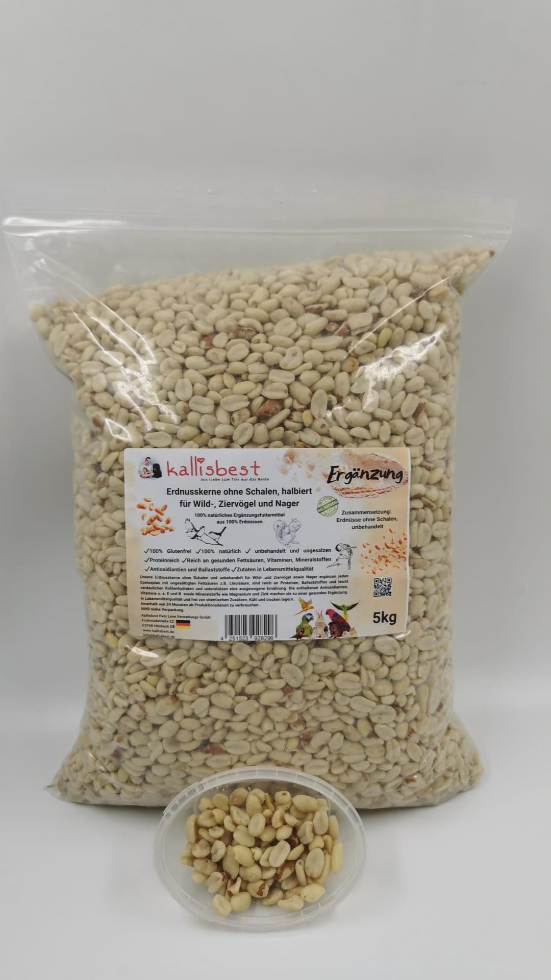 Kallisbest halbe Erdnusskerne ohne Schale, ideal als Ergänzungsfutter für Vögel und Nager in einer 5kg Packung.