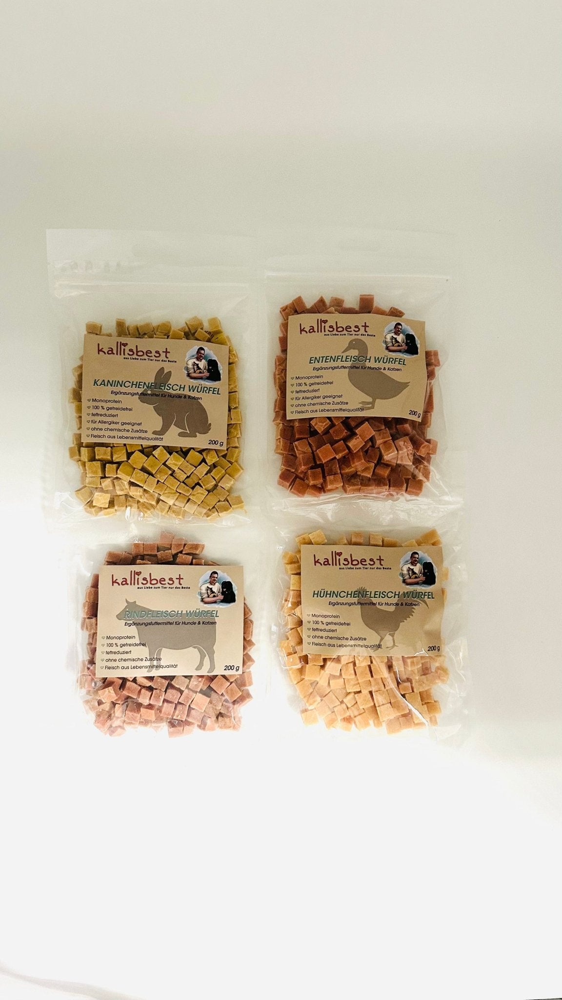 Der Mega Mix Sparpack mit 4x200g in 4 Sorten für Hunde und Katzen von Kallisbest