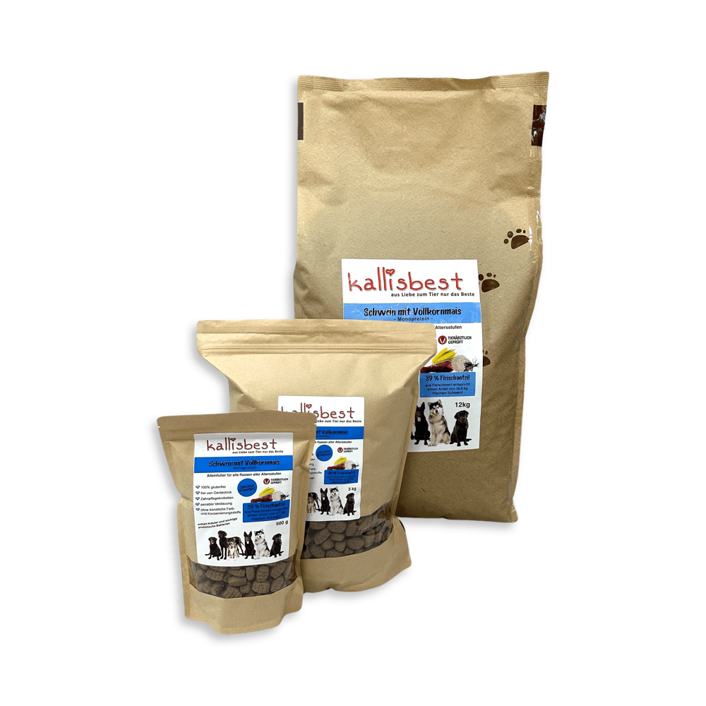 Kallisbest Hundefutter große Kroketten aus Schwein, Vollkornmais und Reis, auf einem weißen Hintergrund.